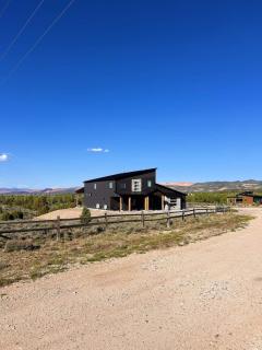 The Meadow at Natl Parks -Hot Tub- Sleeps 10-Family - 3