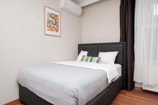 Two-Bedroom Family Suite in Managed Aparthotel - Galata Tower View with Elevator - 3