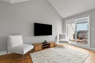 Modern 4BR Executive House - 6