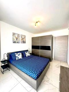 Penthouse with views of Msida Yacht Marina and Valletta - 5