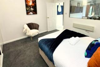 Luxurious 6bd Apt, Wifi, Ensuite, outdoor area - 9