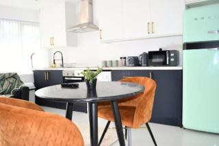 Luxurious 6bd Apt, Wifi, Ensuite, outdoor area - 6