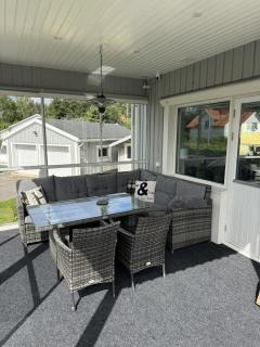 Hillside Business Residence - 1