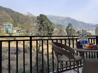Nest by Canadian Cottage # Near Mall Road # Mountain view # Free car Parking # Open rooftop cafe # Best hotel in dharamshala - 7