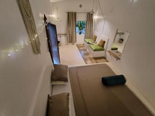 Greek "Jungle Villa", walking distance to Thalassa - 2