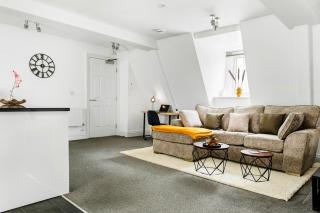 Nottingham City Centre 2-Bed Flat - Dedicated Workspace and Terrace - 9
