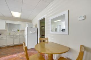 On-Site Lake Access Serene Waterloo Getaway - 5