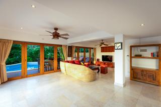 Villa Vadee - Entire Private Villa, 4 Bedrooms, Large Swimming Pool, Ocean View - 2
