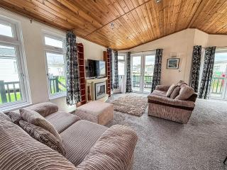 Modern 4 Berth Lodge With Decking At Manor Park In Hunstanton Ref 23024W - Hunstanton - 1