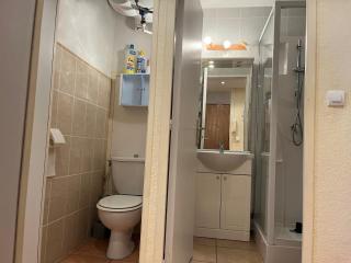 Studio Familial Piscine, Parking, Proche Plage - Idéal 4 pers, Budget Serré, Gruissan - FR-1-796-58 - 1