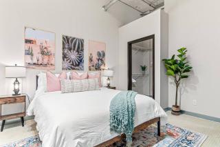 DT 2BD Steps from Target Field+GYM+KTCHN+LNDRY - 1