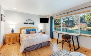 Cozy Studio Cottage on the River - 5