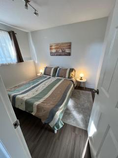 Wes and Tatianas cozy home away from home - 9