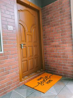 Neelu's Homestay - 8