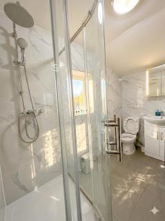 TOTTENHAM URBAN HAVEN 5 guest 2 br Home - 2