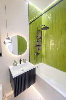 In the upper side of the city with mountain view - 3