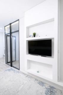 In the upper side of the city with mountain view - 2