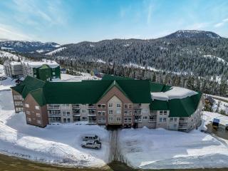 Skiiers Paradise at Mount Washington - 7