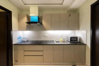 Sylvan 1 BR Apartment with Self Check in Gulberg Center with Pool - 5