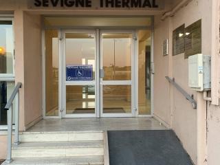 T1 avec Loggia, Clim, proche Thermes - FR-1-571-60 - 1