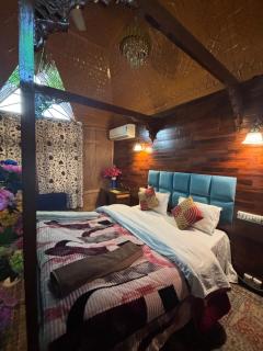 Srinagar Hotel,s & Resorts - 4