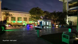 Royal Park 8&6 swimming Pool - by G&P suites - 0