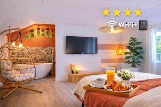 Independent Cocoon SUITE & Bath - 0