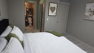 SkyHaven Urban Condo near YYC Airport - 1