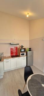 Appartement spacieux proche centre, 2ᵉ étage sans ascenseur, without lift - 2