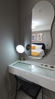 SkyHaven Urban Condo near YYC Airport - 8