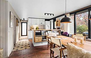 Lovely Holiday Home Near The Water - 0