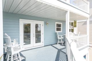 New Kululu EAST - 3 BR Short walk to the beach, heated pool, Sleeps 12 - 2
