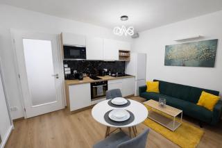 Stylish Studio with Private Hot Tub & Terrace - 8