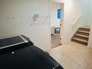 Modern 4BDRM Home-2 King Bed- Full House - 2