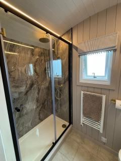 Ewes Rest Shepherds Hut - 2