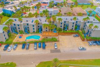 250 Paces to Beach Pool 1st Floor condo - 9