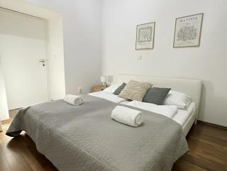 City & River Apartment - 8