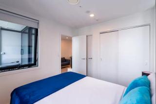High Floor Modern 2 Bedroom Apt opposite Skytower - 8