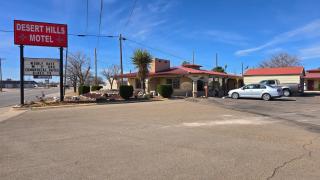 Desert Hills Motel - 9