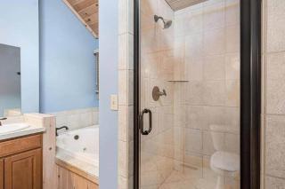 Vaulted Views Stone Lodge - 9