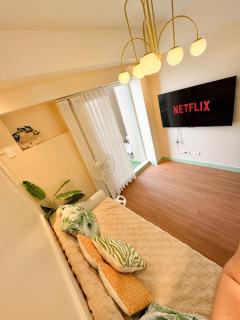Queen Bed with 1 Bedroom near Ayala mall Cloverleaf Balintawak - 8