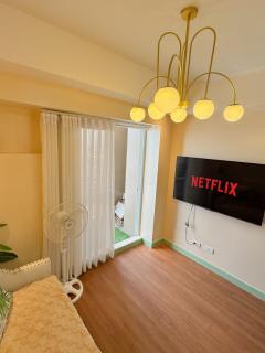 Queen Bed with 1 Bedroom near Ayala mall Cloverleaf Balintawak - 7