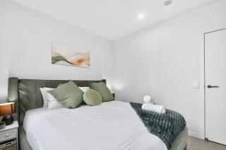 Rooftop Pool 2BR in the Heart of the Valley - 3