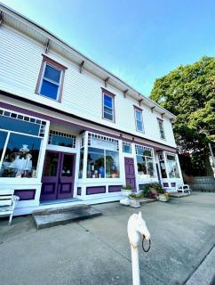 Vintage, Mid-Century Suite above Antique Store - 4