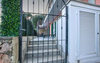 Awesome Apartment In Bergeggi With Wifi - 1
