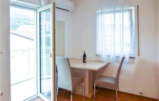 Amazing Apartment In Podstrana With Wifi - 3