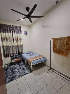 ZR Bayu Homestay - 4