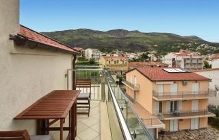 Awesome Apartment In Podstrana With Wifi - 0