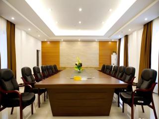 Nanning Hawks Holiday Hotel - 2