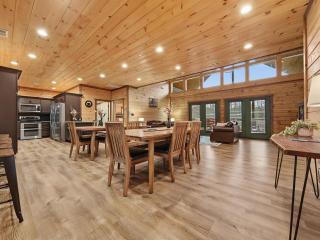 ERN840 - Splashin' Chalet - Brand New Cabin with Indoor Pool! Great Location! cabin - 8